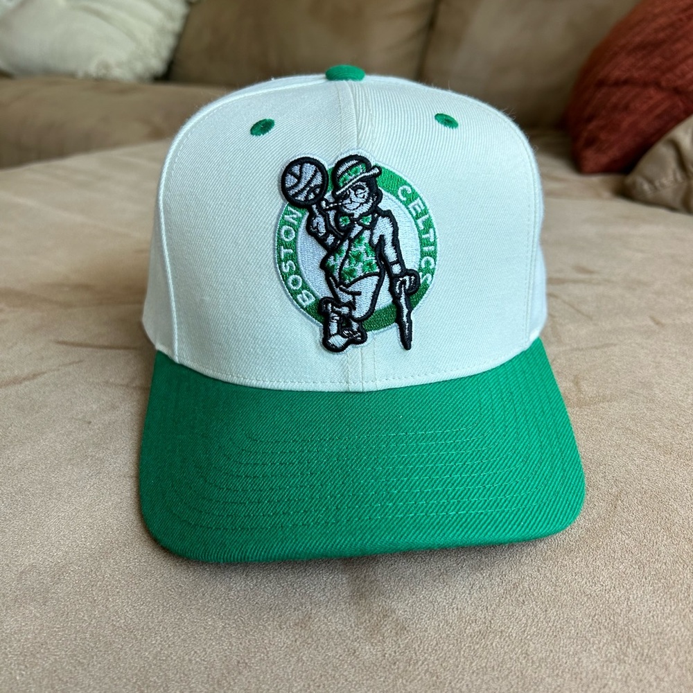 Mitchell & Ness Boston Celtics ‘Go Team Go’ OG Snapback Vintage Cream